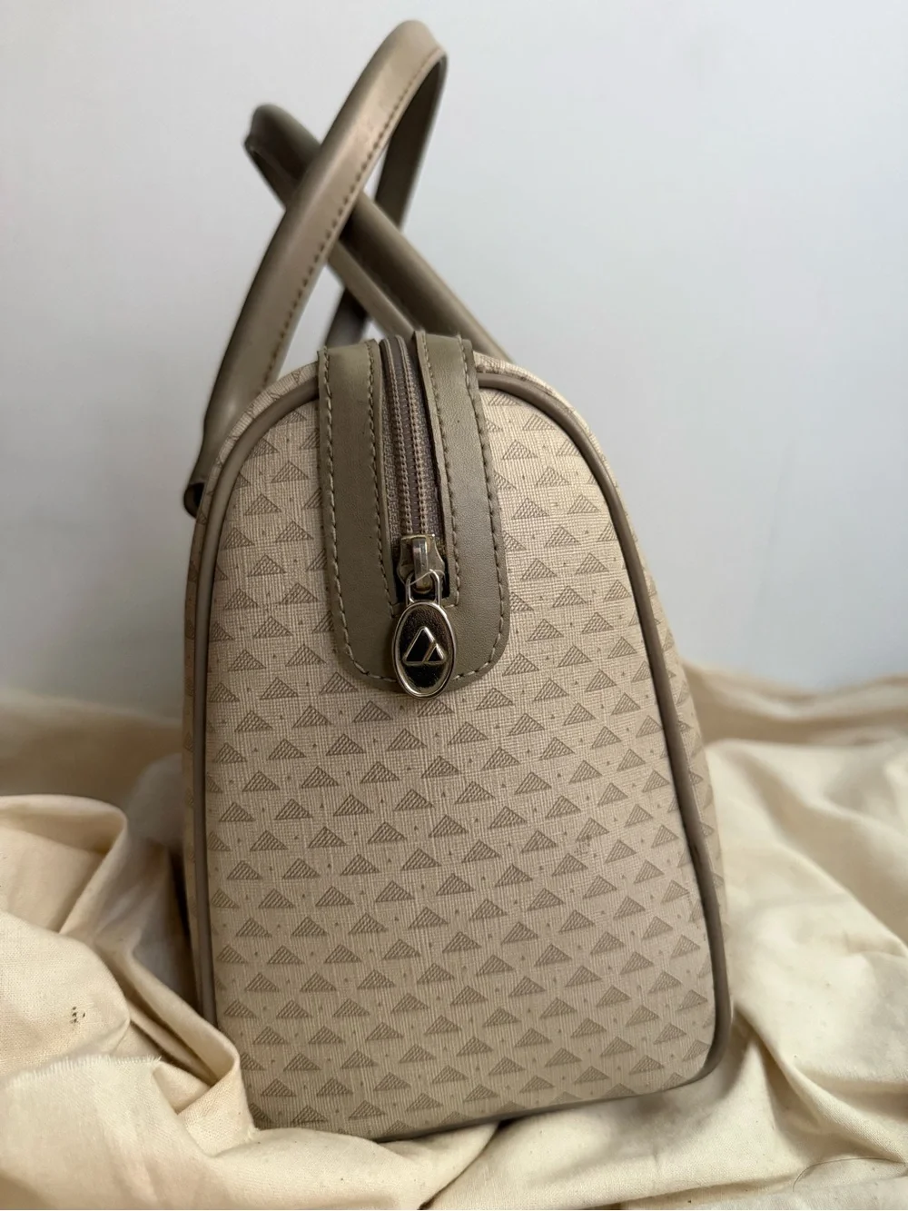 Vintage Liz Claiborne Cream Gray Monogram Speedy Satchel Bag Y2K Quiet Luxury